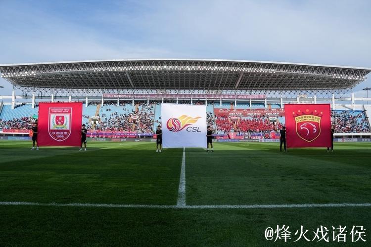 京连球市火爆 一天两度刷上座纪录 中超也有落寞球队 京连球市火爆 一天两度刷上座纪录 中超也有落寞球队