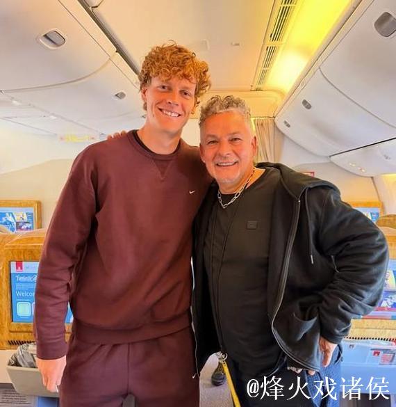 巴乔飞机上偶遇辛纳名宿一句“现象级”,背后藏着体育的温度和野心 巴乔飞机上偶遇辛纳名宿一句“现象级”,背后藏着体育的温度和野心